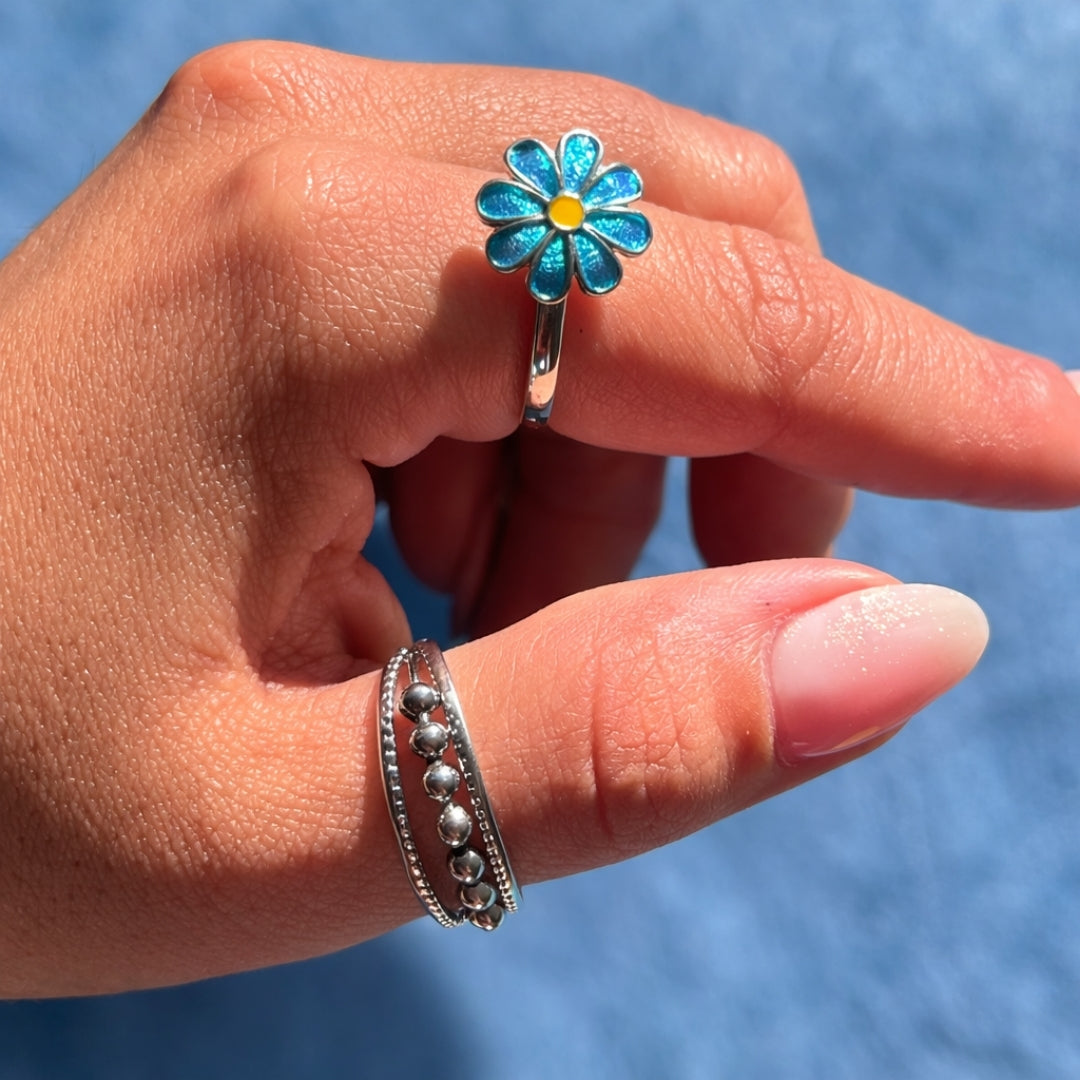 1+1 GRATIS 🎁 Pack Anillo Margarita Azul + Anillo Bolitas Ajustables: Alivia tu estrés y ansiedad 🧘♀️