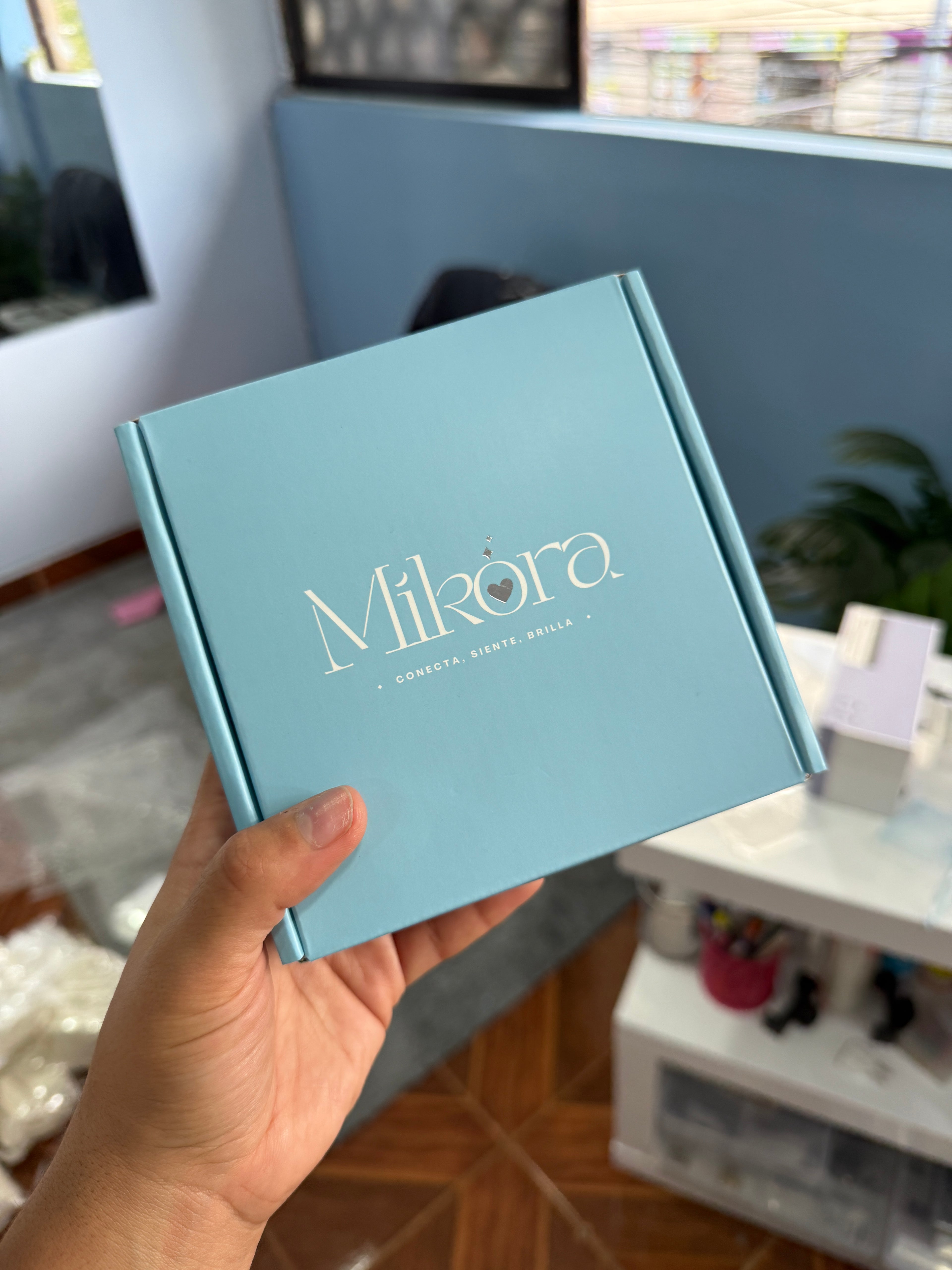 Caja de Regalo Premium | Conecta, Siente, Brilla ✨