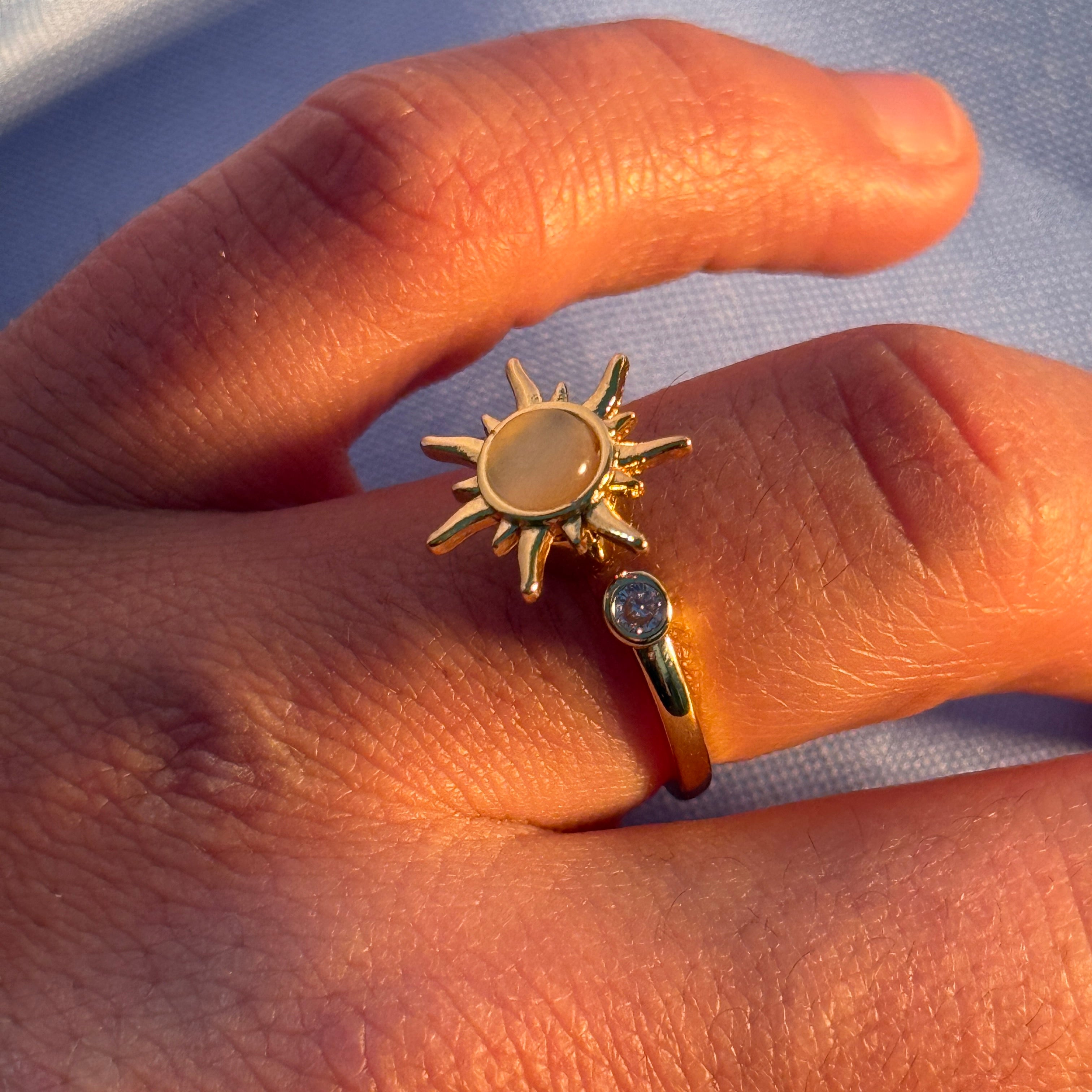 Anillo Sol Ópalo Giratorio: Alivia tu estrés y ansiedad 🧘♀️