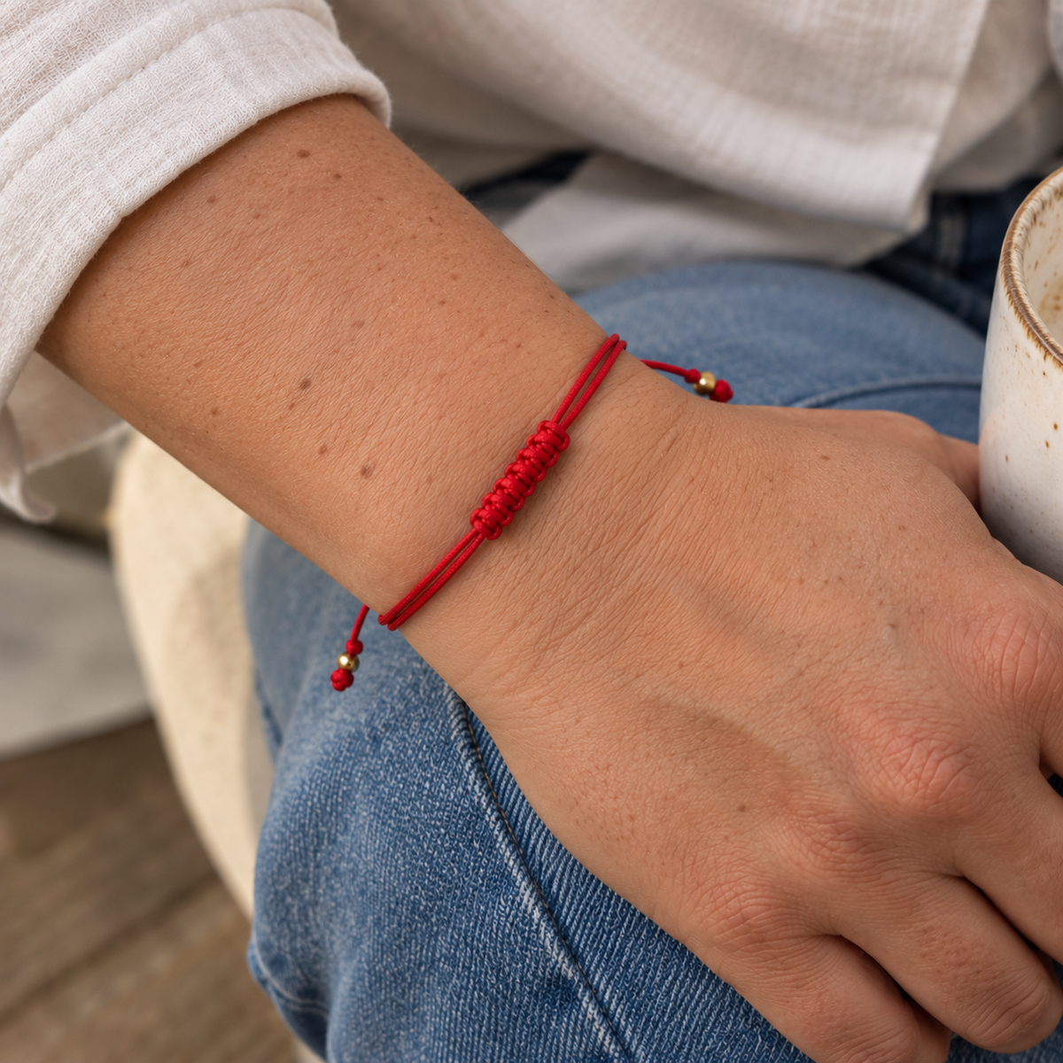 Pulsera Hilo Rojo 7 Nudos | Protección, Equilibrio y Unión
