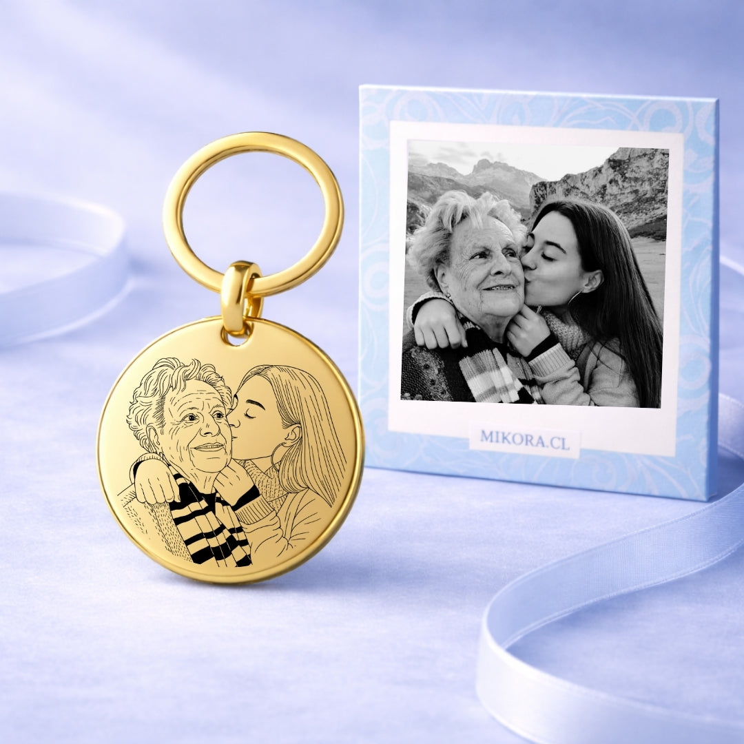 Llavero Personalizado Dorado 30mm + Foto Polaroid Gratis 🌟