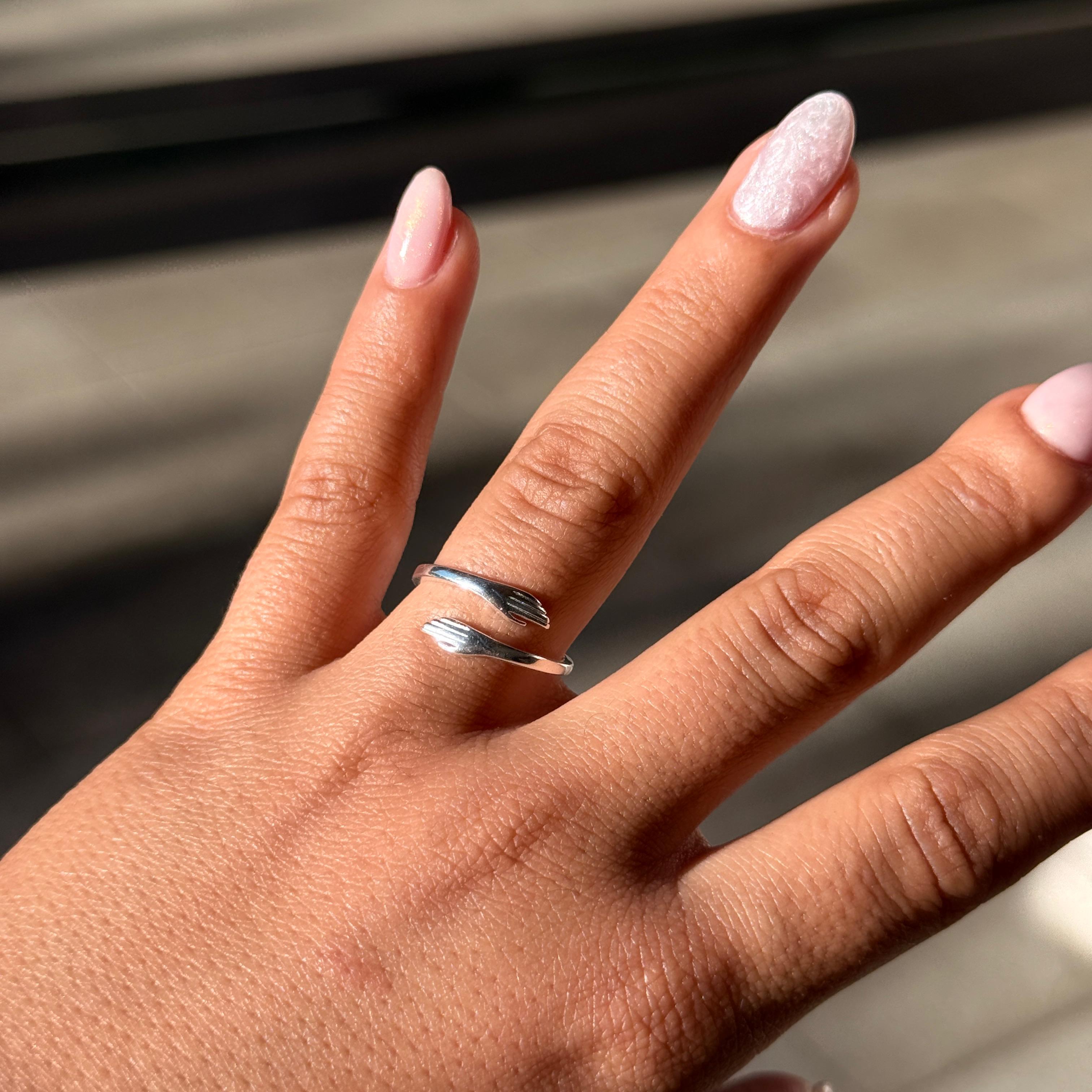 Anillo Abrazo Eterno Plata 925 ✨